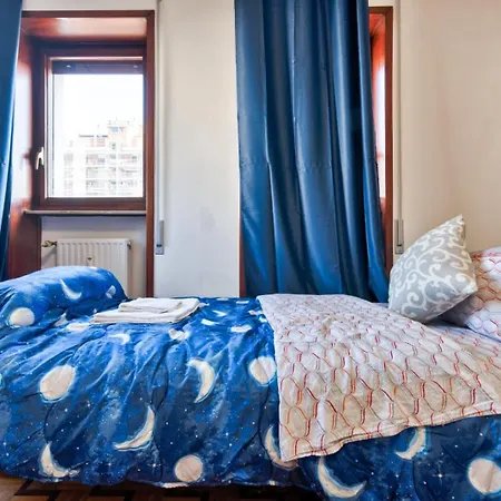 Easy Downtown - Private With Shared Bathroom 马格拉