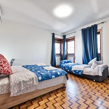 Easy Downtown - Private With Shared Bathroom בית הארחה *